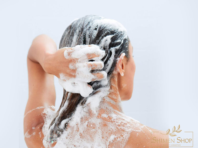 شامپو پاک کننده دتوکس موهای چرب ایوروشه 300 میل( بسته بندی جدید)