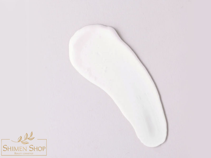 ضدآفتاب فلوئیدی مات کننده و ضدجوش پوست چرب اکسفولیاک نوروا +SPF50