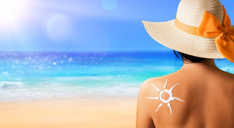نحوه استفاده از کرم ضد آفتاب برای پوست‌های مختلط